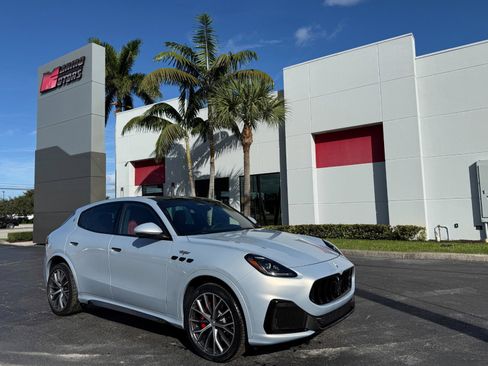 Used 2024 Maserati Grecale Trofeo image 1