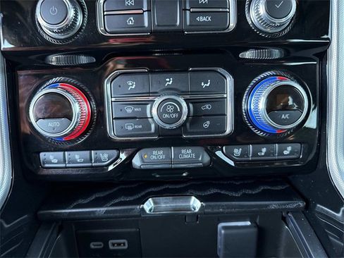 Used 2024 GMC Yukon Denali w/ Advanced Technology Package image 26