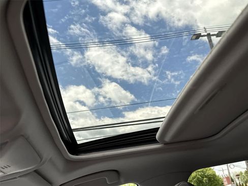 Used 2019 Toyota RAV4 XLE w/ Convenience Package AWD/4WD image 15