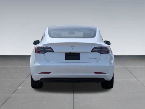 Used 2022 Tesla Model 3 Long Range AWD/4WD image 4