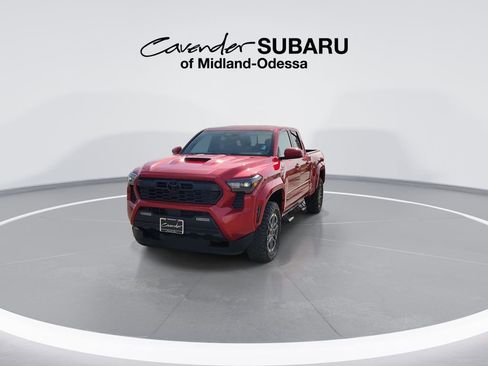 Used 2025 Toyota Tacoma TRD Sport w/ TRD Sport Upgrade Package image 4