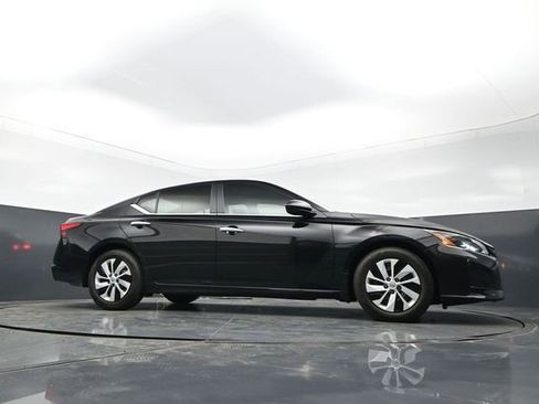 Used 2025 Nissan Altima 2.5 S FWD image 28