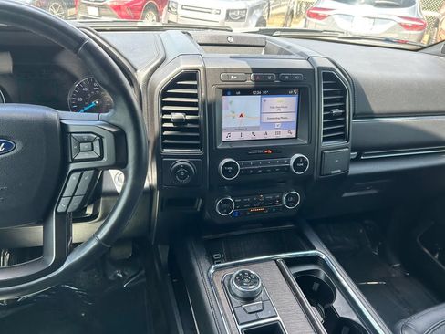 Used 2018 Ford Expedition Limited w/ Equipment Group 302A RWD image 19