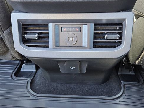 Used 2025 Ford F250 Lariat w/ Lariat Ultimate Package image 8