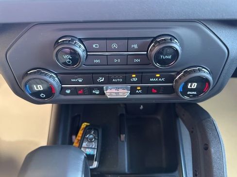 New 2025 Ford Bronco Badlands image 21