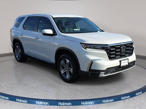 Certified 2025 Honda Pilot EX-L image 4