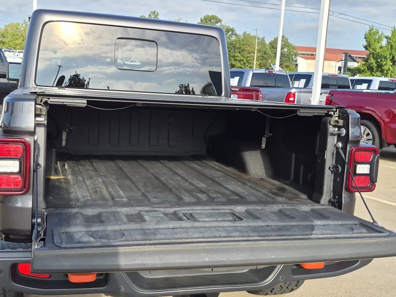 Used 2020 Jeep Gladiator Mojave AWD/4WD image 10