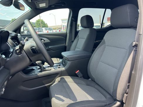 Used 2023 Chevrolet Traverse LT FWD image 13