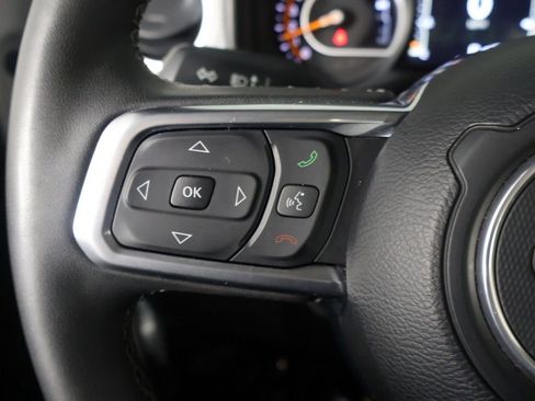 Used 2025 Jeep Wrangler Unlimited Sahara AWD/4WD image 35