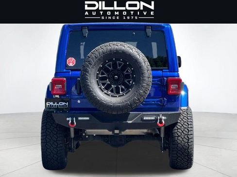 Used 2018 Jeep Wrangler Unlimited Sahara AWD/4WD image 5