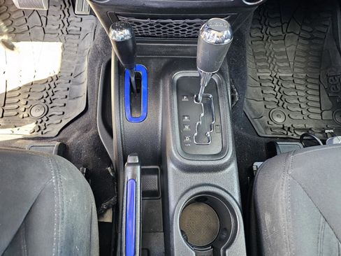 Used 2017 Jeep Wrangler Sport AWD/4WD image 23