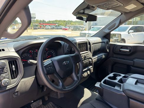 Used 2024 Chevrolet Silverado 1500 Custom Trail Boss w/ LPO, Dark Essentials Package AWD/4WD image 6