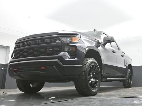 Used 2022 Chevrolet Silverado 1500 Custom Trail Boss w/ LPO, Dark Essentials Package AWD/4WD image 40