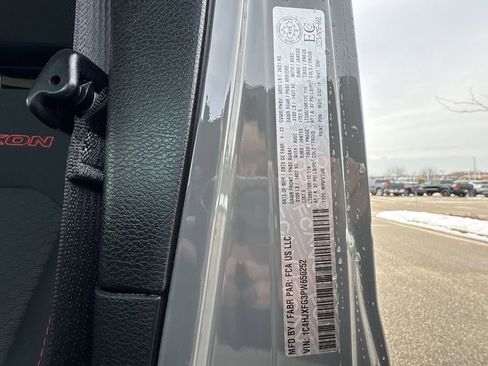 Used 2023 Jeep Wrangler Unlimited Rubicon w/ LED Lighting Group image 15