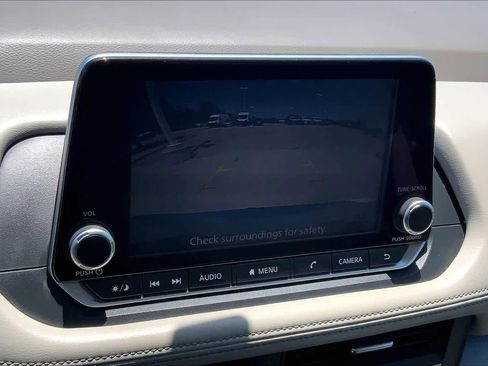 Used 2025 Nissan Rogue SV AWD/4WD image 28