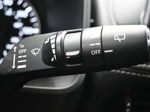 Used 2021 Nissan Rogue SV FWD image 23