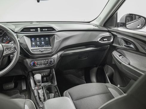 Used 2021 Chevrolet TrailBlazer LT image 31