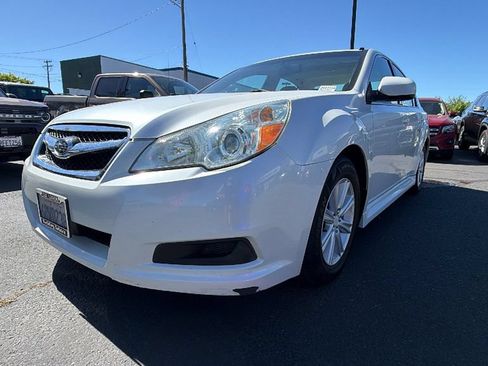 Used 2011 Subaru Legacy 2.5i Premium AWD/4WD image 9