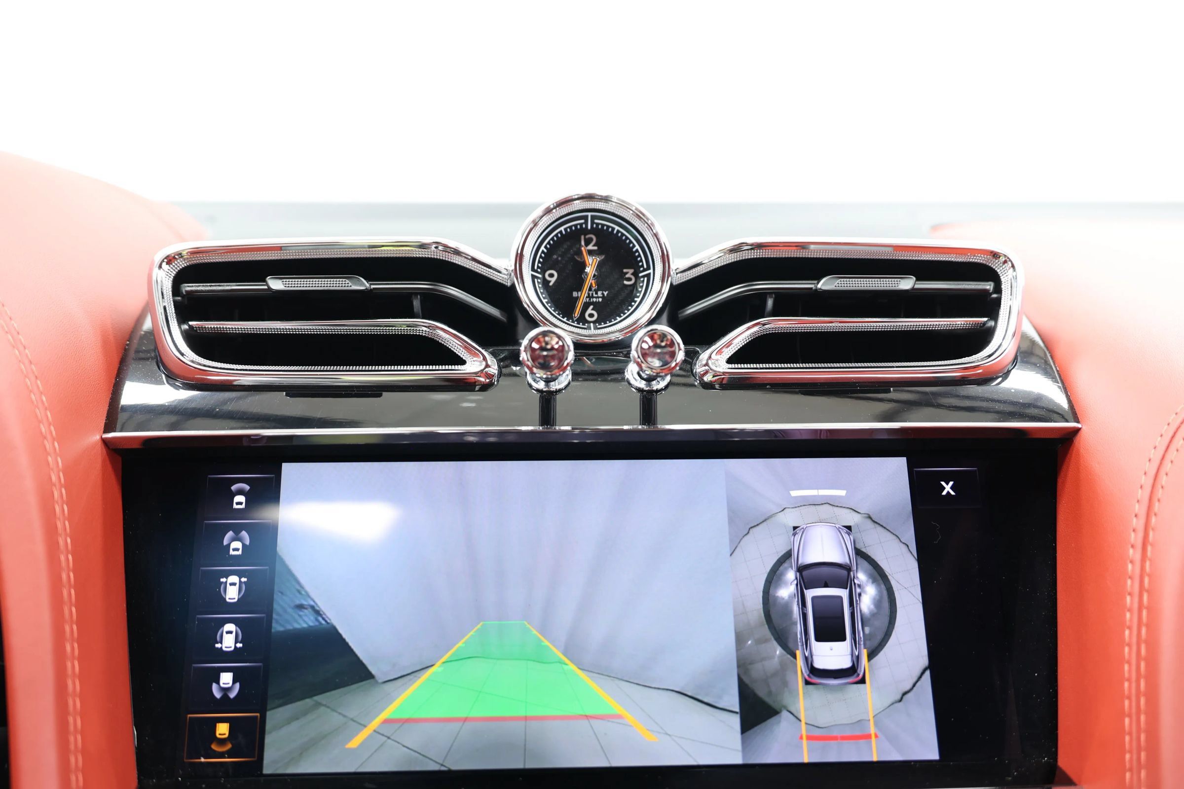 Used 2022 Bentley Bentayga AWD/4WD image 42