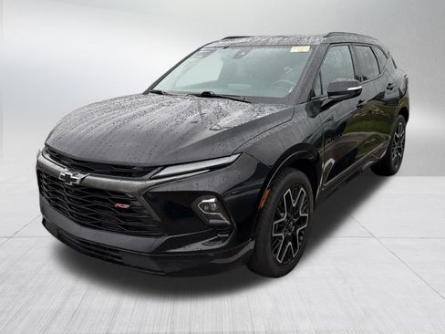 Used 2023 Chevrolet Blazer RS w/ Driver Confidence II Package AWD/4WD image 3