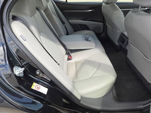 Used 2018 Toyota Camry SE FWD image 20