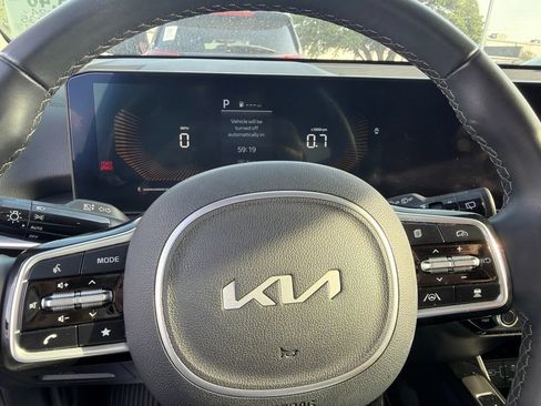 Used 2024 Kia Sorento S w/ Panoramic Sunroof Package FWD image 17