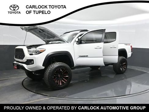 Used 2018 Toyota Tacoma TRD Off-Road AWD/4WD image 69