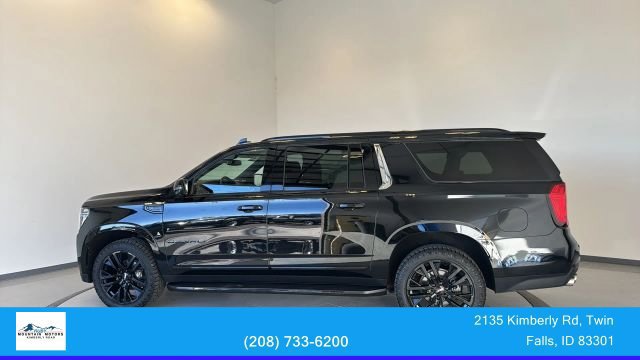 Used 2021 GMC Yukon XL Denali w/ LPO, Illumination Package AWD/4WD image 4