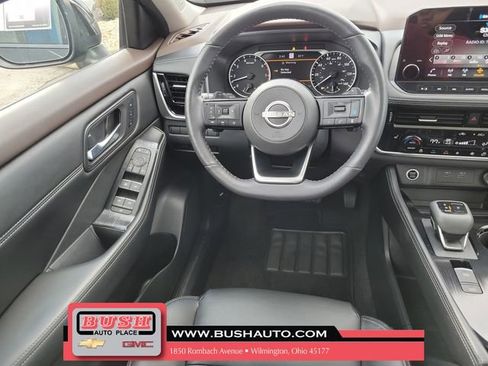 Used 2022 Nissan Rogue SL w/ SL Premium Package image 9