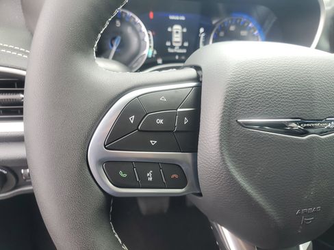 New 2026 Chrysler Pacifica Select FWD image 14