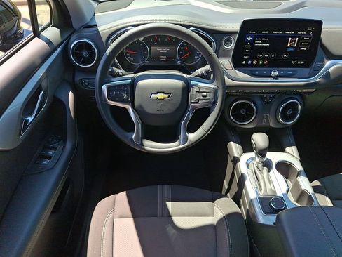 Used 2025 Chevrolet Blazer LT AWD/4WD image 11