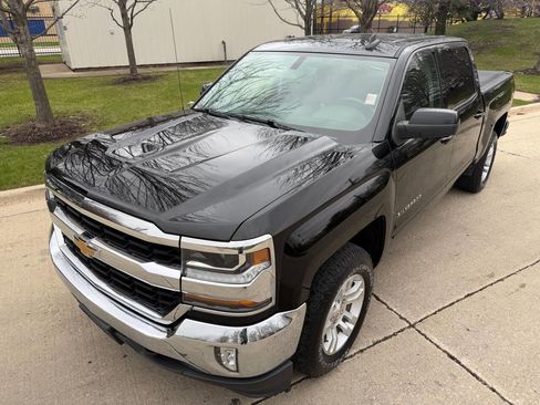 Used 2018 Chevrolet Silverado 1500 LT w/ All Star Edition image 3
