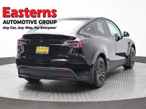 Used 2022 Tesla Model Y Long Range AWD/4WD image 5