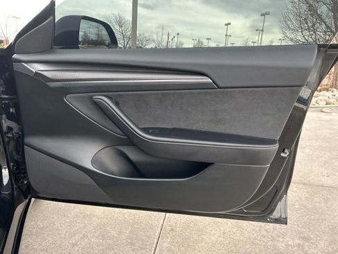 Used 2023 Tesla Model 3 Standard Range image 25