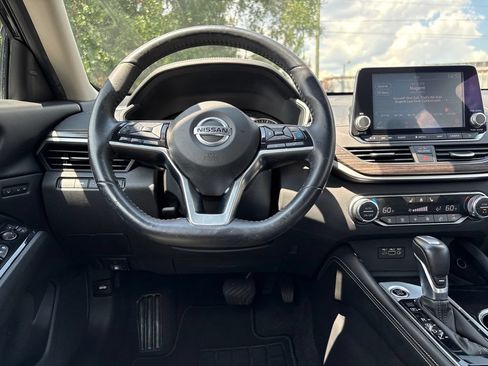 Used 2020 Nissan Altima 2.0 Platinum FWD image 8