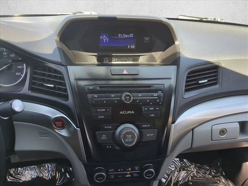Used 2017 Acura ILX w/ AcuraWatch Plus Package FWD image 15