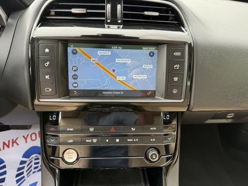 Used 2018 Jaguar XE RWD image 26