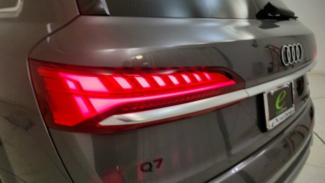 Used 2025 Audi Q7 3.0T Premium Plus w/ Premium Plus Package AWD/4WD image 26