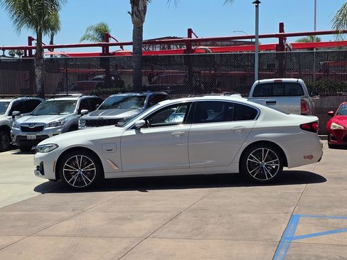 Used 2023 BMW 530e w/ Premium Package RWD image 10