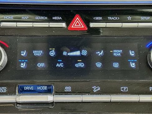 Used 2024 Hyundai Santa Fe Calligraphy AWD/4WD image 19