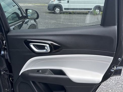 Used 2022 Jeep Compass Limited image 27