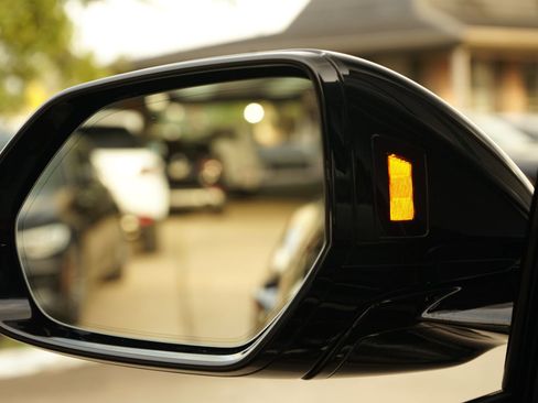 Used 2026 Lamborghini Urus SE image 25