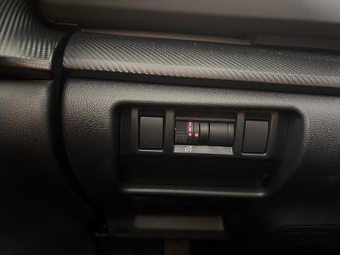 Used 2024 Subaru Crosstrek 2.0i Premium image 33