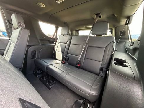 Used 2025 Chevrolet Suburban Z71 AWD/4WD image 27