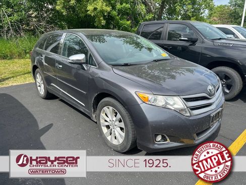 Used 2015 Toyota Venza LE w/ Four Season Floor Mat Package FWD image 5