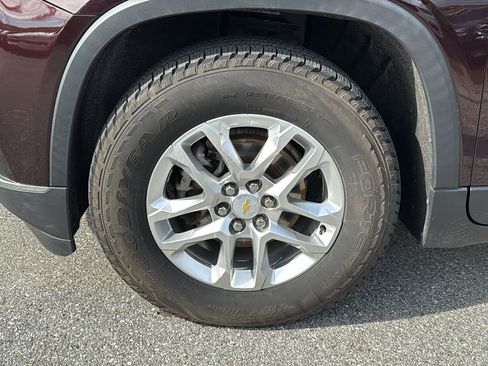 Used 2021 Chevrolet Traverse LT AWD/4WD image 11
