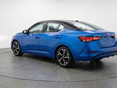 Used 2025 Nissan Sentra SV image 6