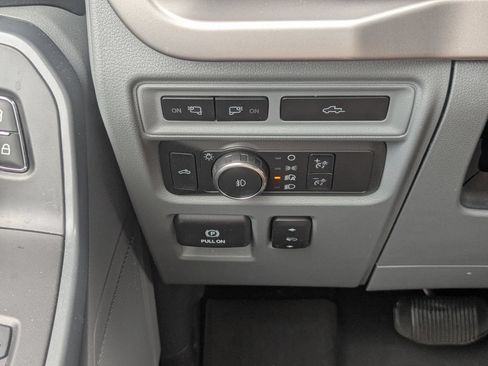 Used 2022 Ford F150 XLT w/ Equipment Group 302A High AWD/4WD image 16