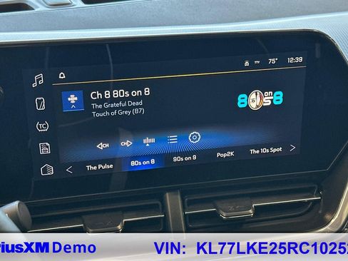 Used 2024 Chevrolet Trax ACTIV w/ Sunroof Package FWD image 38