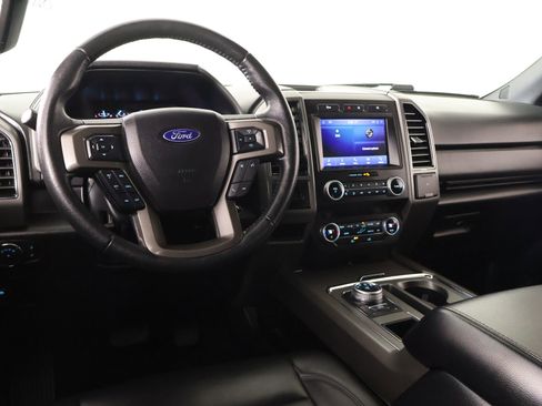 Used 2020 Ford Expedition XLT w/ Equipment Group 201A RWD image 2